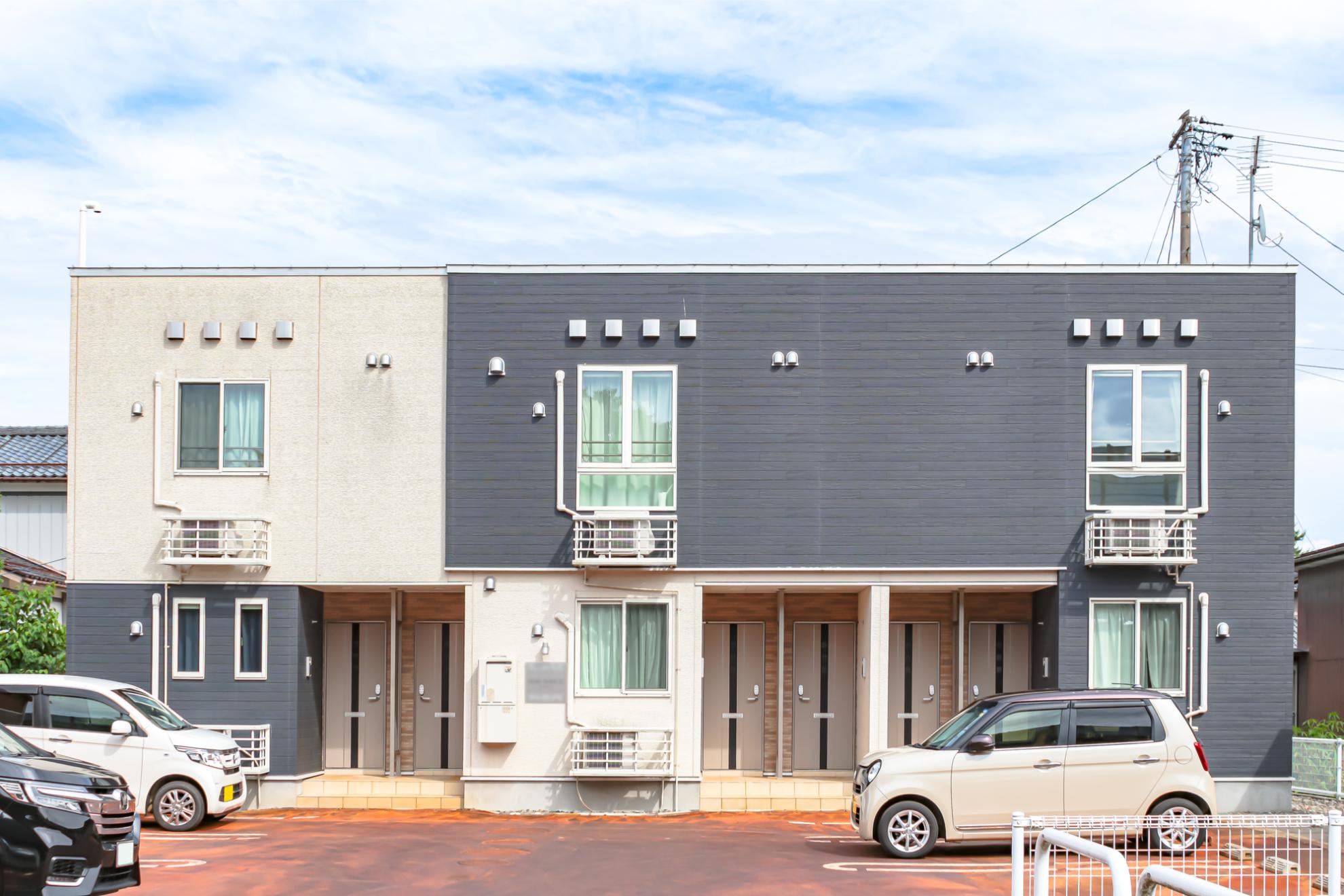 アパートの一棟買いの値段はいくら？新築・中古別の特徴や費用を抑える方法