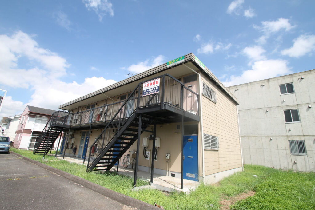 【田口ハウス】コンビニ･大学図書館近く！便利な春日4丁目アパート！
