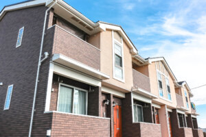 ［お役立ち不動産コラム］アパートを経営しながら自分も住むのは損か得か？メリット・デメリット